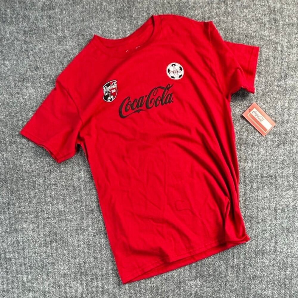 Coca-Cola Unisex Adult Medium Red Soccer Club Champions Graphic T-Shirt NWT